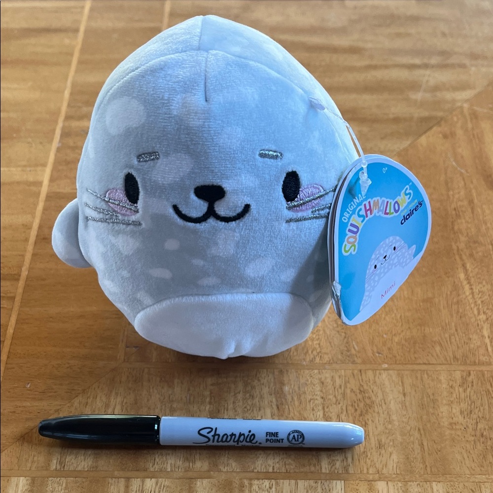 NWT Squishmallows Light Gray and White Seal Plush
